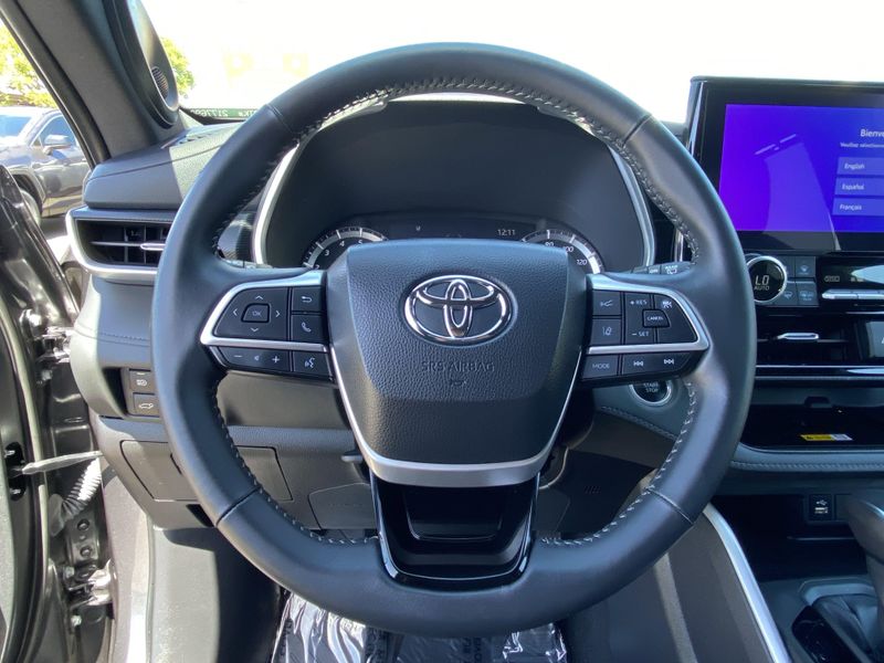 Used 2024 Toyota Highlander XSEImage 26