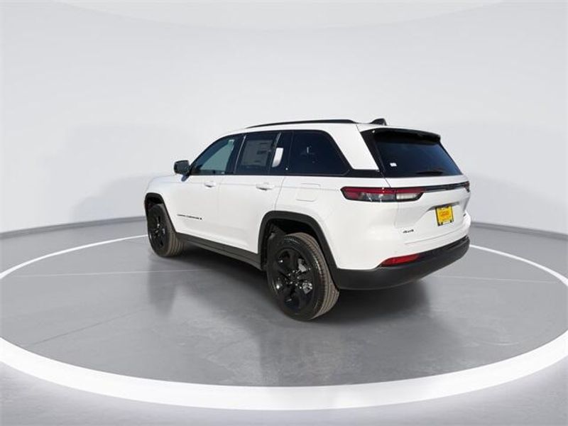 New 2025 Jeep Grand Cherokee Limited 4x4Image 6