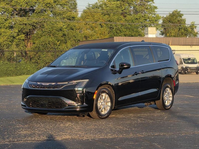 New 2027 Chrysler Pacifica Select