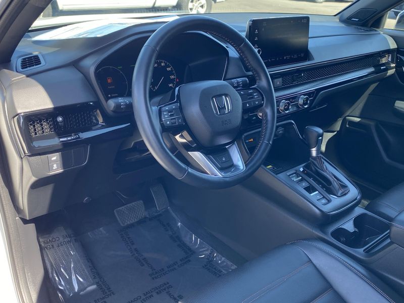 2025 Honda CR-V Hybrid Sport TouringImage 17