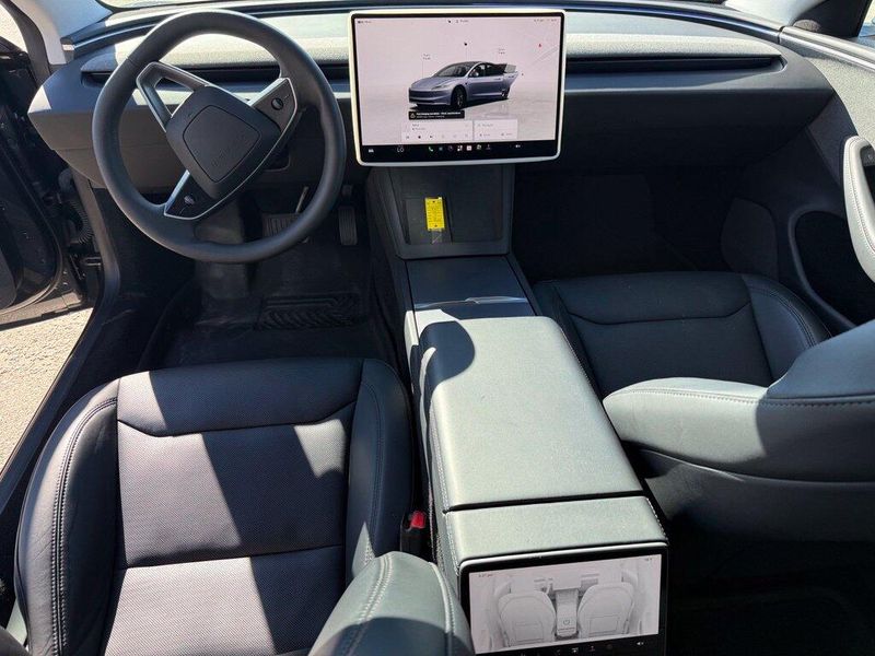 Used 2024 Tesla Model 3 BaseImage 11