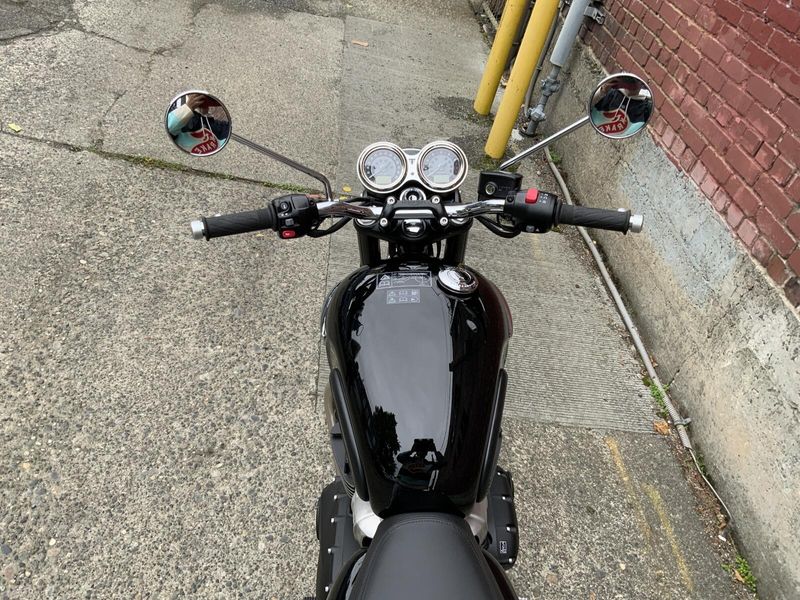 2025 Triumph Bonneville T120