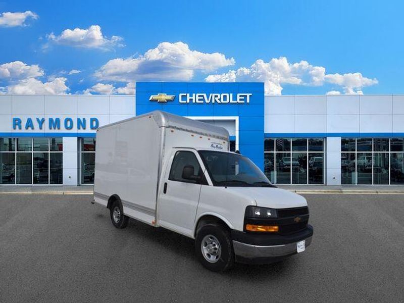 New 2025 Chevrolet Express 3500 Work VanImage 11