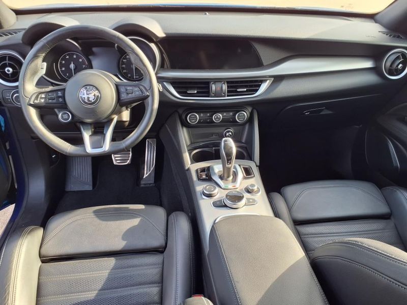Used 2022 Alfa Romeo Stelvio VeloceImage 4
