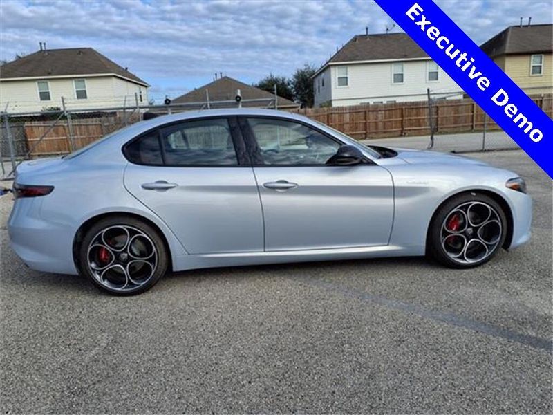 New 2025 Alfa Romeo Giulia VeloceImage 6