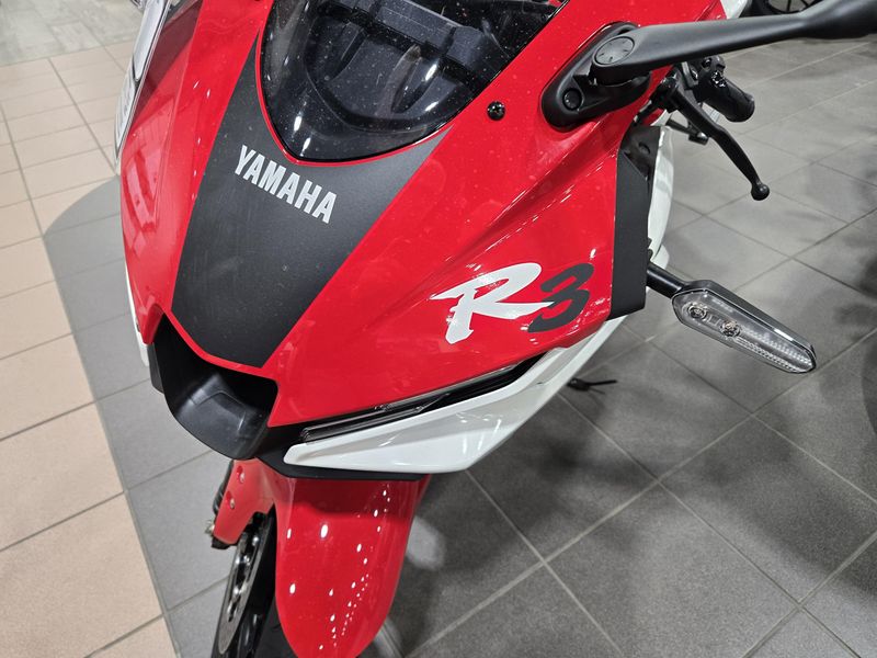 USED 2026 YAMAHA YZF-R3 ABS 70TH ANNIVERSARY EDITION Image 8