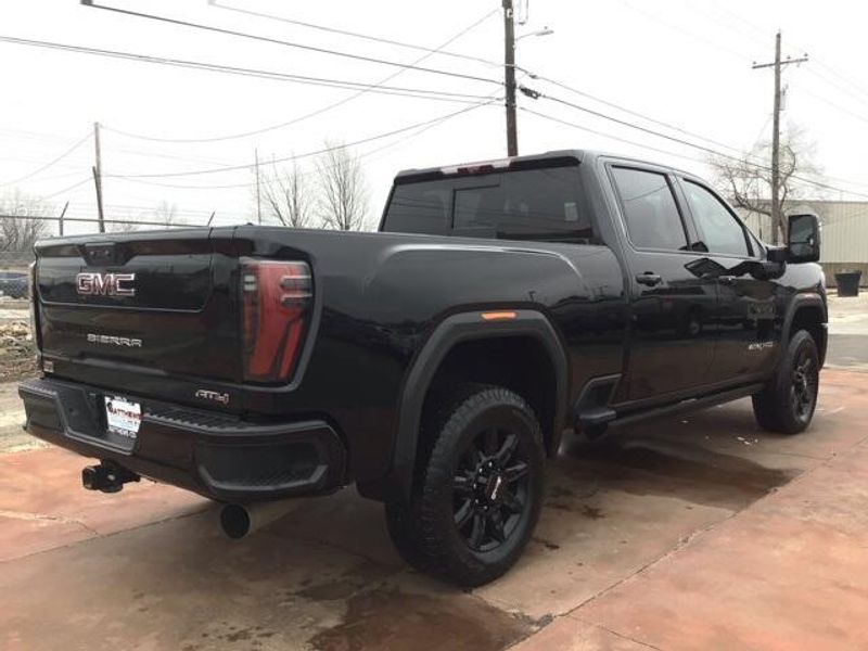 2024 GMC Sierra 2500HD AT4Image 5