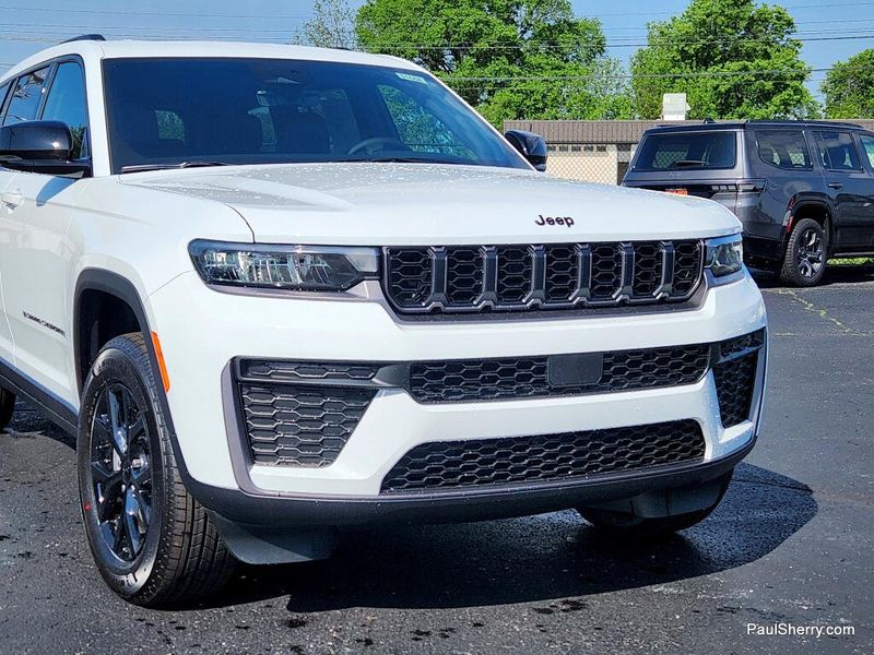 New 2026 Jeep Grand Cherokee L Laredo Altitude 4x4