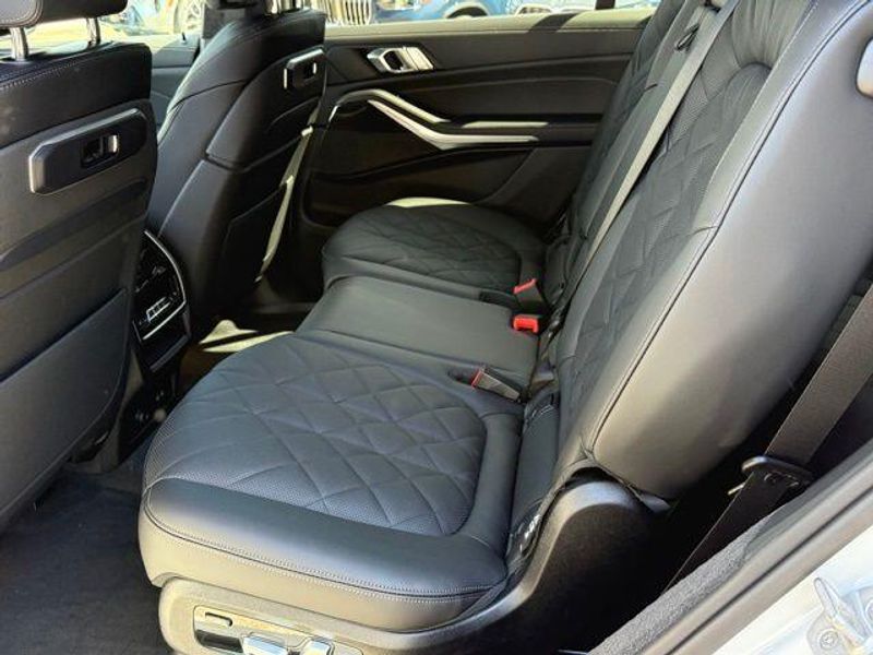 New 2026 BMW X7 xDrive40iImage 26