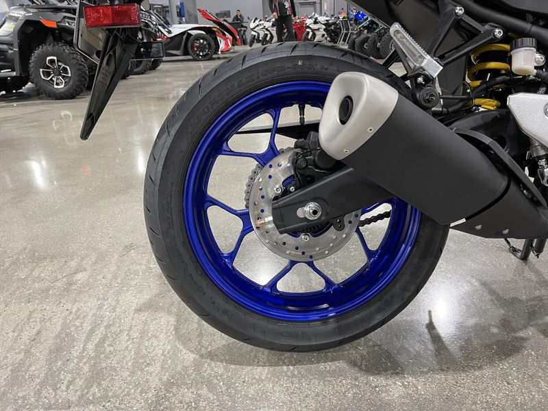 2025 Yamaha YZF-R3 ABS Image 11