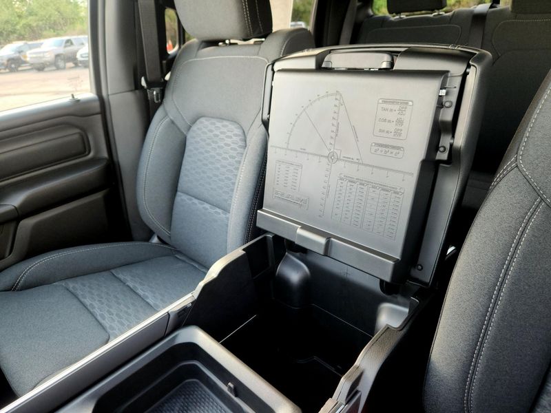 New 2026 RAM 1500 Express Crew Cab 4x4 5'7' Box