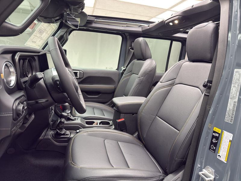 New 2026 Jeep Wrangler 4-door SaharaImage 7