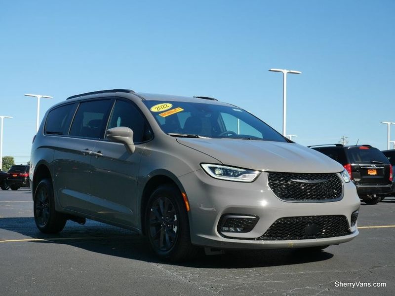 2022 Chrysler Pacifica Touring SImage 19