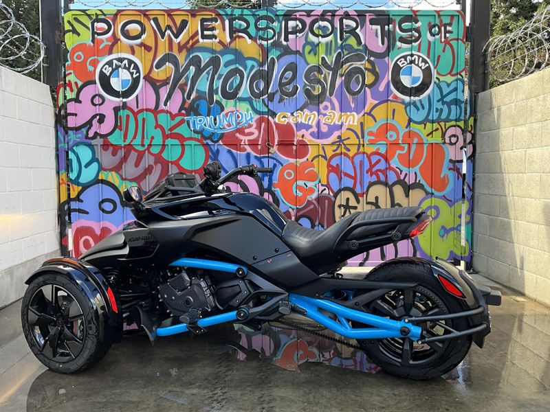 2023 Can-Am SPYDER F3-S in a MONOLITH BLACK SATIN exterior color. Can-Am Modesto (209) 524-2955 canammodesto.com 