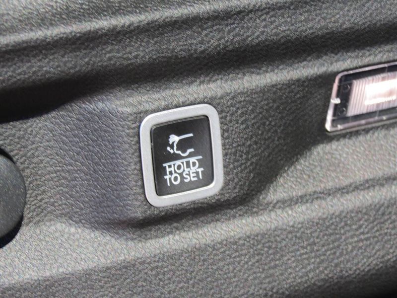 2025 Jeep Grand Cherokee L Limited 4x4Image 30