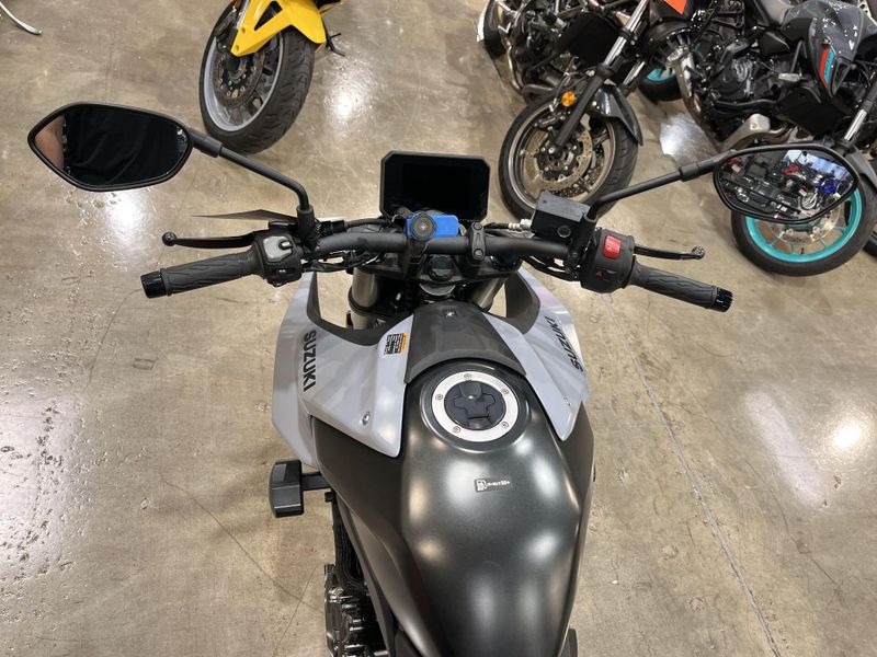 Used 2024 Suzuki GSX-8S CA Image 21