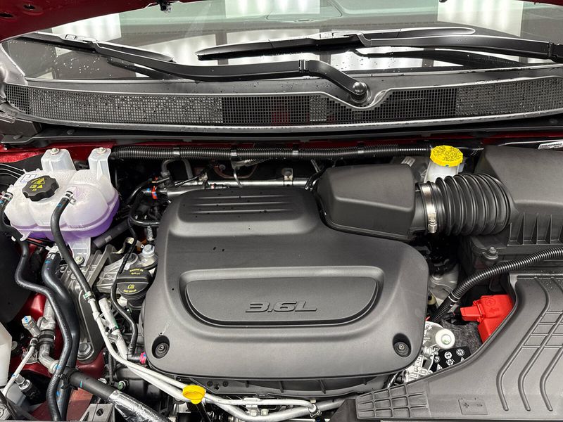 New 2026 Chrysler Pacifica SelectImage 6