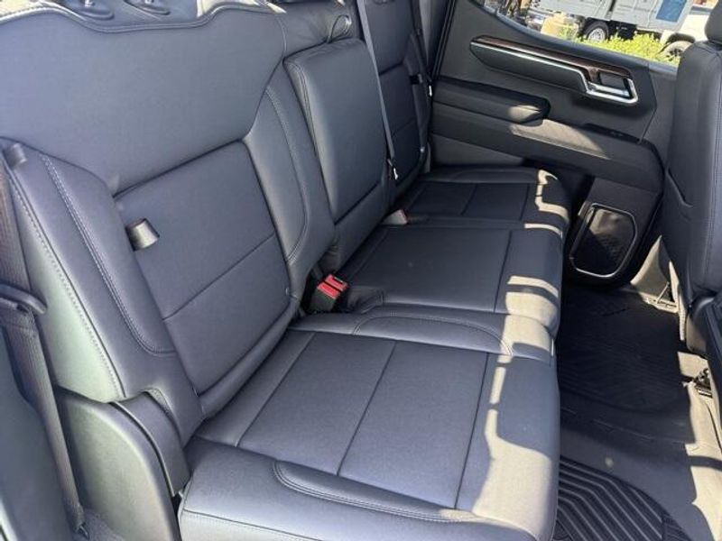 2025 Chevrolet Silverado 1500 RST photo 15