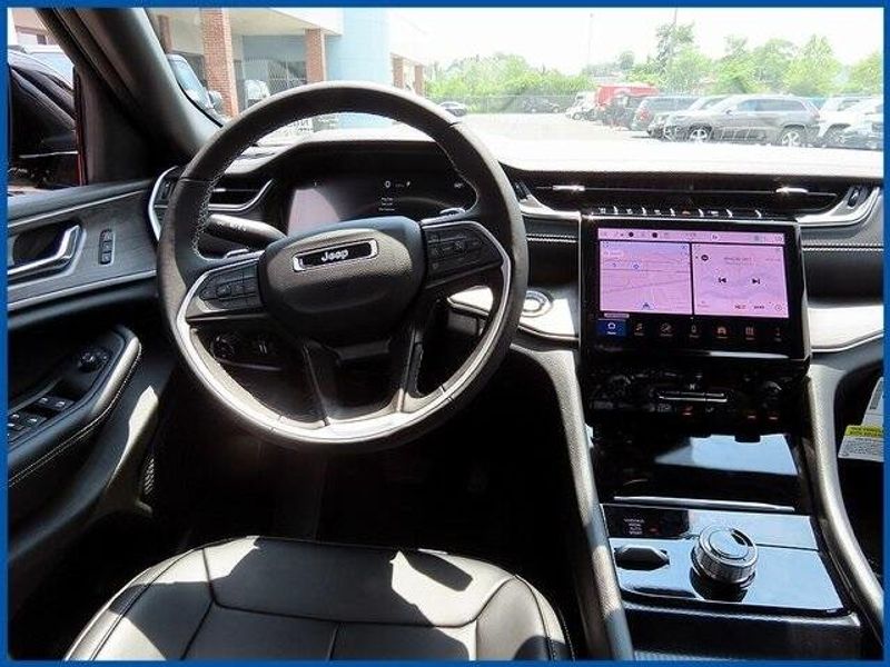 New 2025 Jeep Grand Cherokee LimitedImage 11
