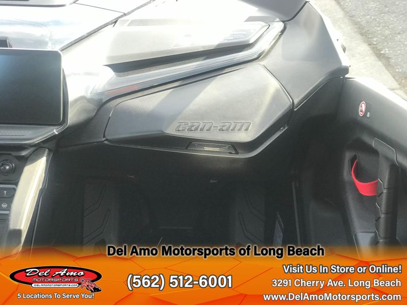 2024 Can-Am MAVERICK R X 999T DCTImage 11