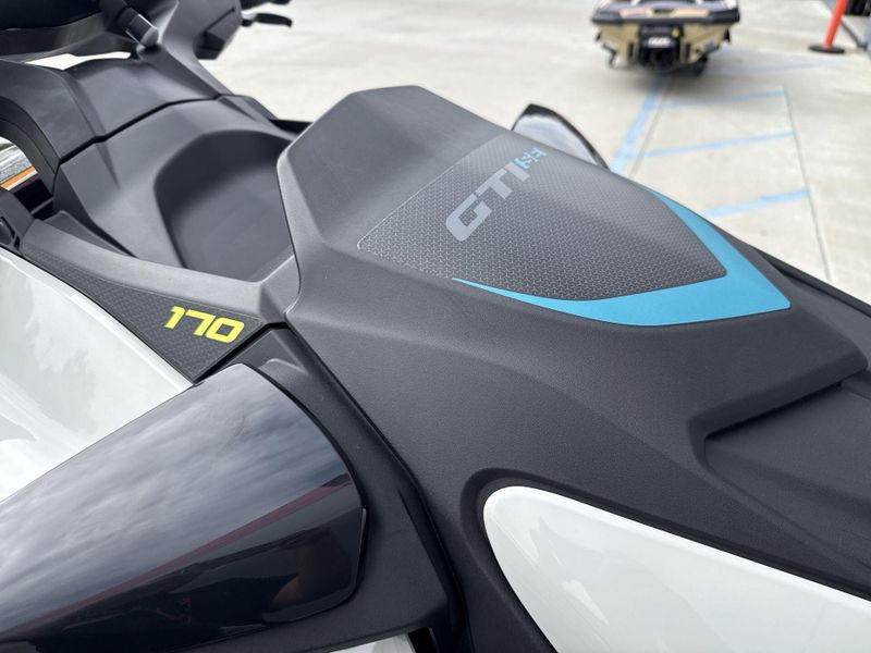 2025 Sea-Doo GTI SE 170 (SOUND SYSTEM) Image 14