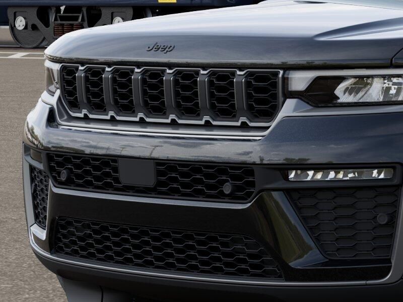 New 2026 Jeep Grand Cherokee L 85th Anniversary Edition 4x4Image 7