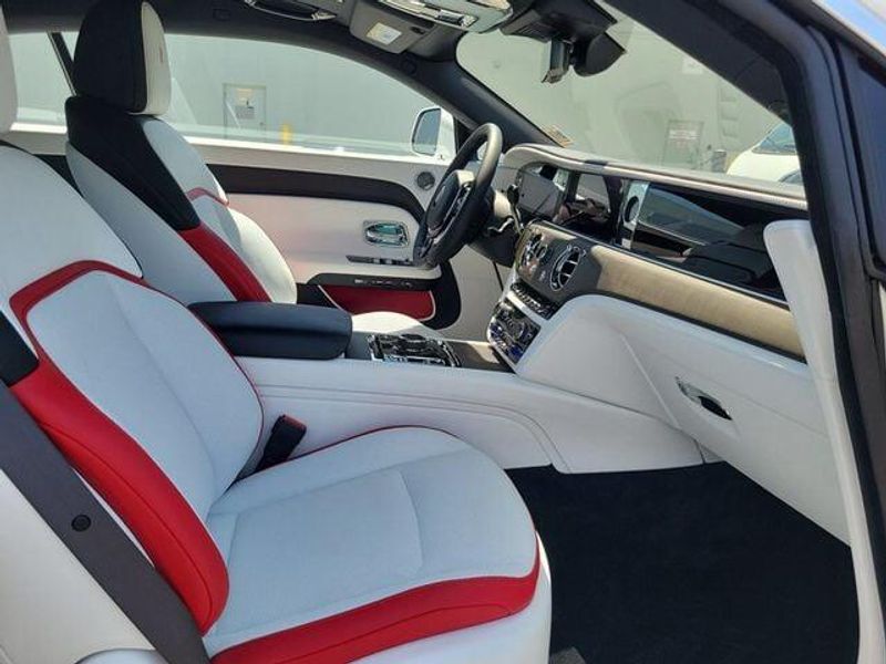 2025 Rolls Royce Spectre photo 10