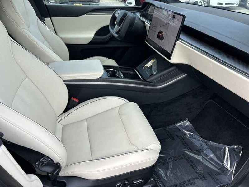 Used 2023 Tesla Model X PlaidImage 12