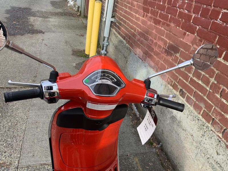 New 2024 Vespa PRIMAVERA 50 