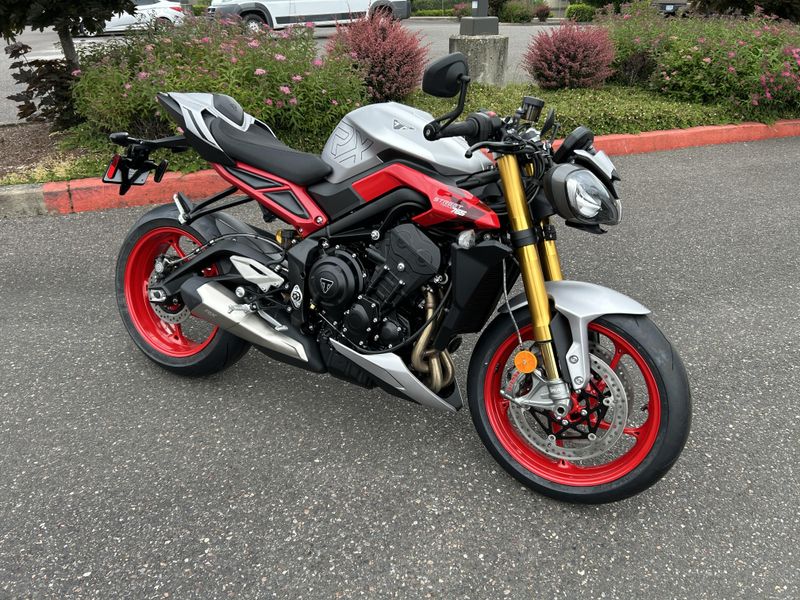 New 2026 Triumph STREET TRIPLE 765 RX 