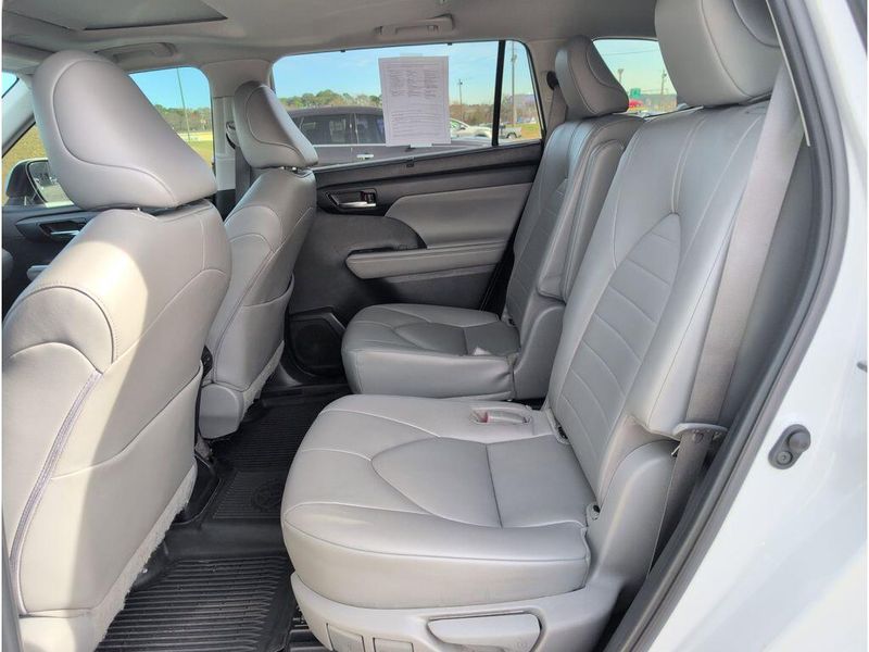 Used 2023 Toyota Highlander XLEImage 29