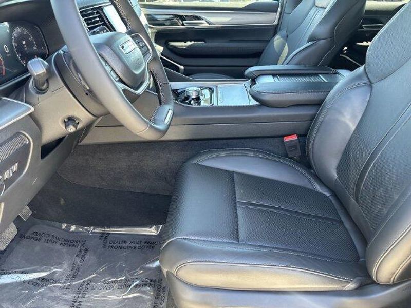 2026 Jeep Grand Wagoneer 4x4Image 17