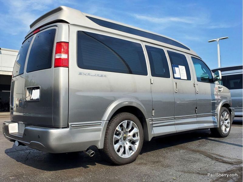 2022 Chevrolet Express Cargo Image 17