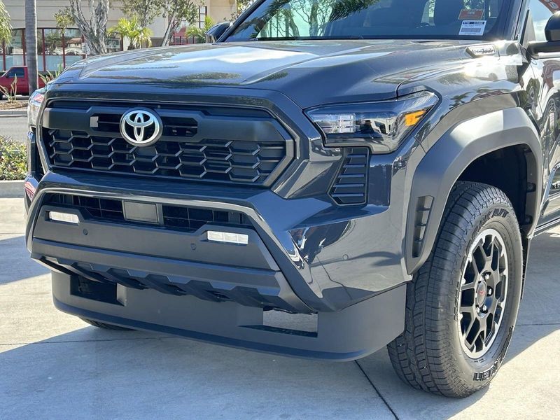 2024 Toyota Tacoma TRD Off Road HybridImage 7