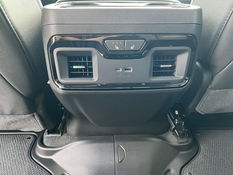 2026 Gmc Sierra HD AT4 photo 42