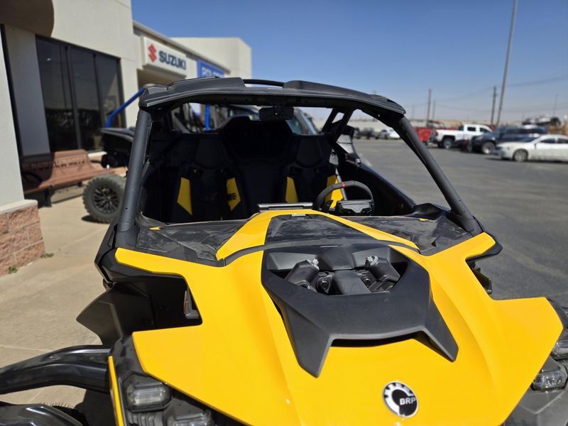 2025 Can-Am MAVERICK R X RS 999T DCT CARBON BLACK AND NEO YELLOWImage 12