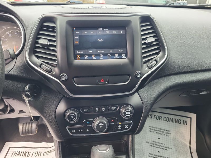 Used 2019 Jeep Cherokee LatitudeImage 6