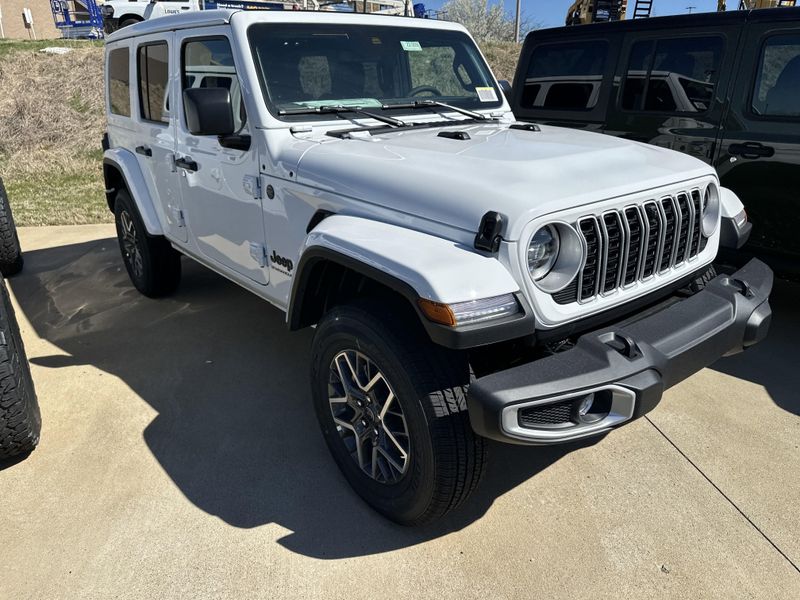 2025 Jeep Wrangler 4-door SaharaImage 3