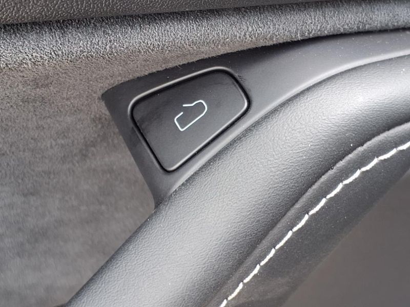 2023 Tesla Model Y Long RangeImage 21