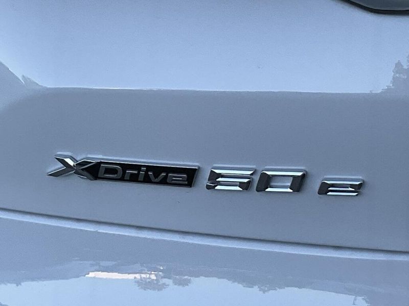 2025 BMW X5 xDrive50eImage 13