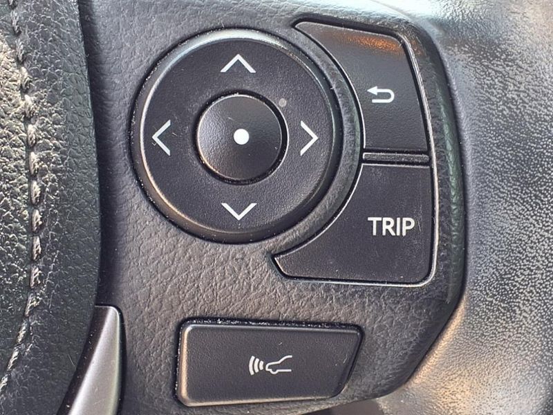 2016 Toyota RAV4 LimitedImage 19