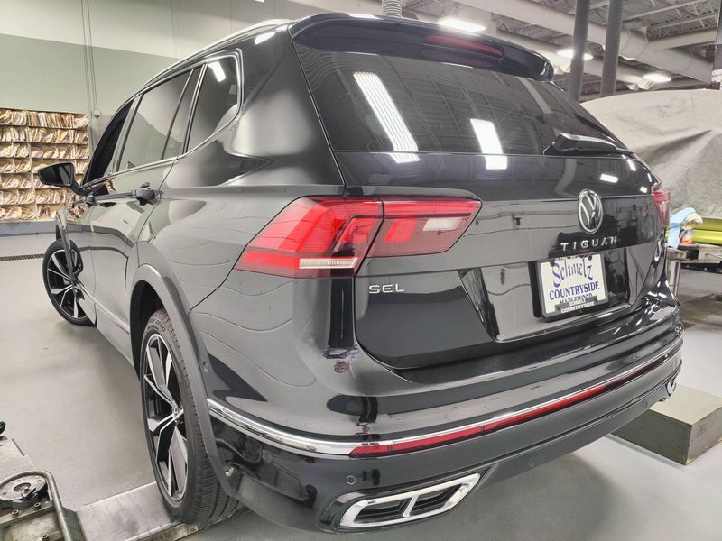 Used 2024 Volkswagen Tiguan AWD SEL R-Line w/Sunroof/NavImage 18