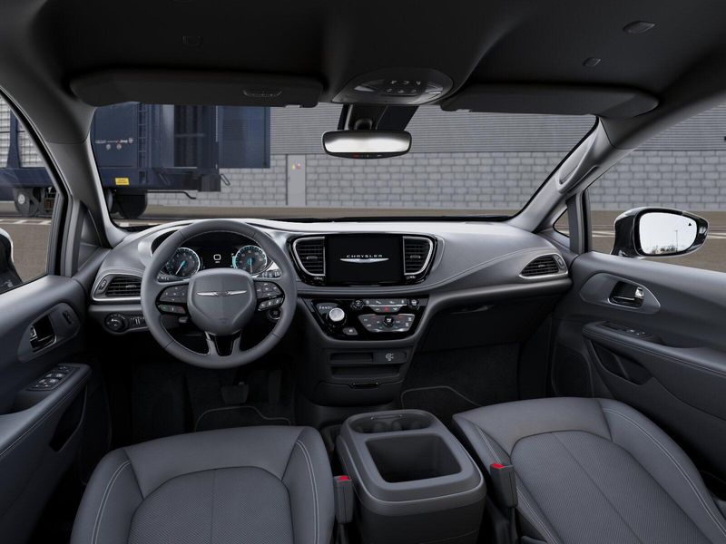 New 2026 Chrysler Pacifica Select