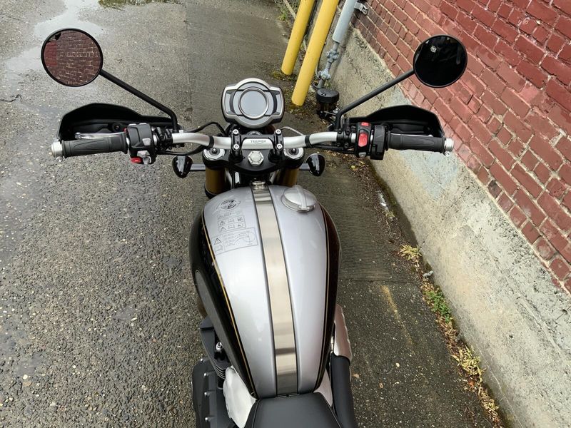2025 Triumph Scrambler 1200 XE