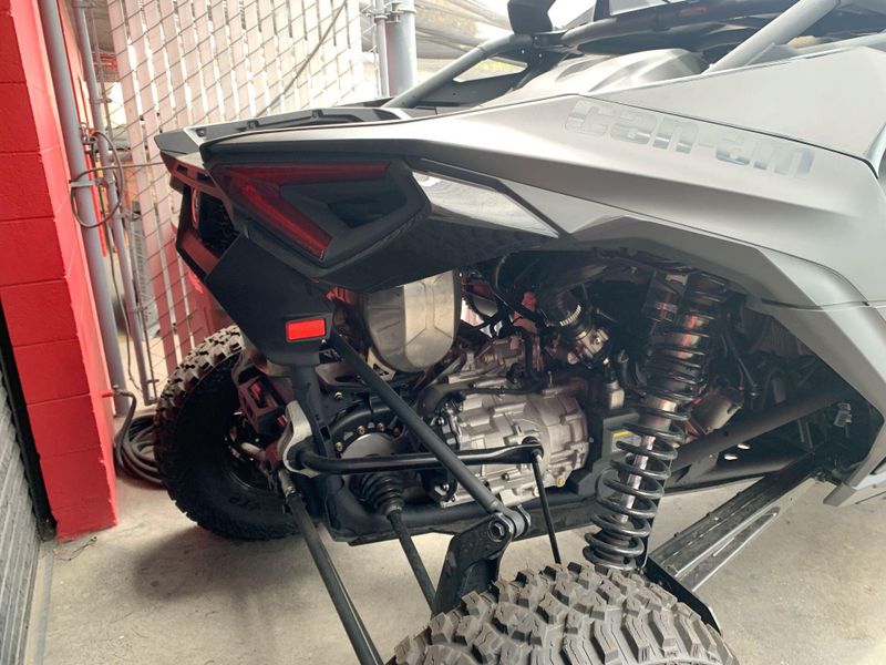 New 2025 Can-Am MAVERICK R MAX X 999T DCT Image 17