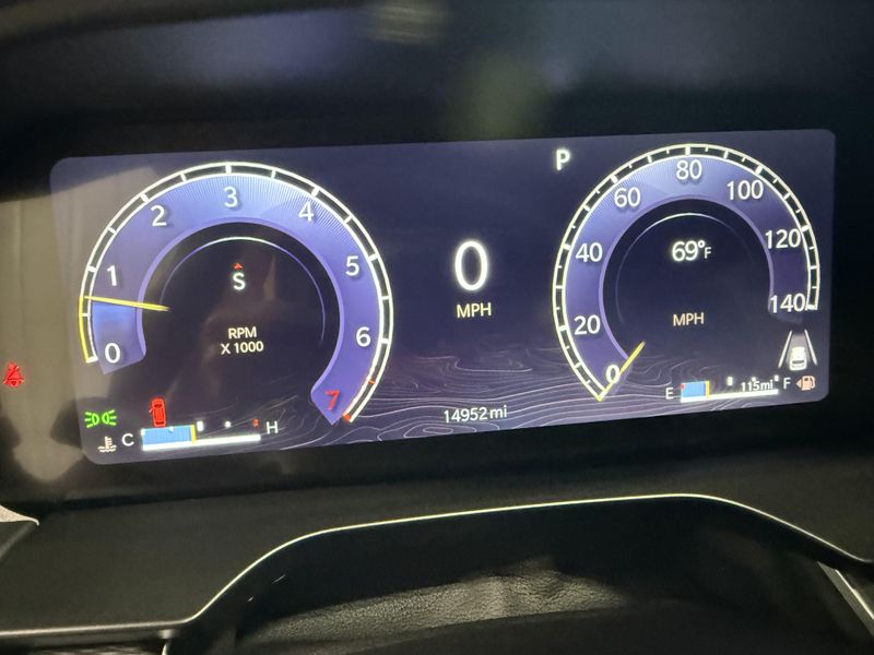 Used 2025 Jeep Grand Cherokee AltitudeImage 20