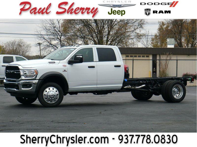 2024 RAM 5500 Tradesman Chassis Crew Cab 4x4 84