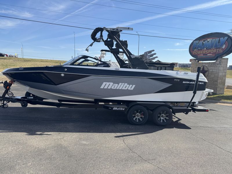 2025 MALIBU WAKESETTER 23 LSV Image 1