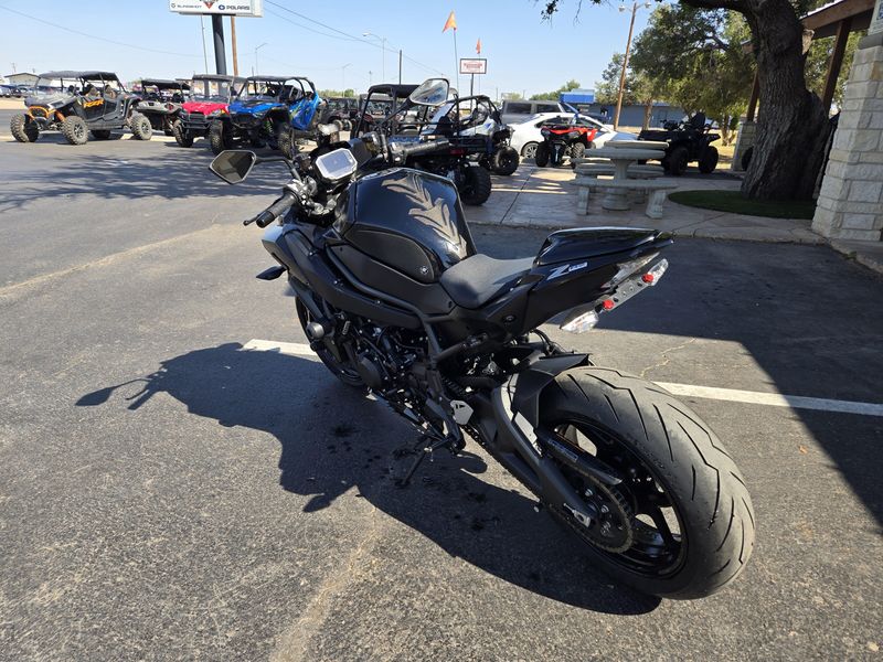 2021 Kawasaki Z H2 Base Image 8