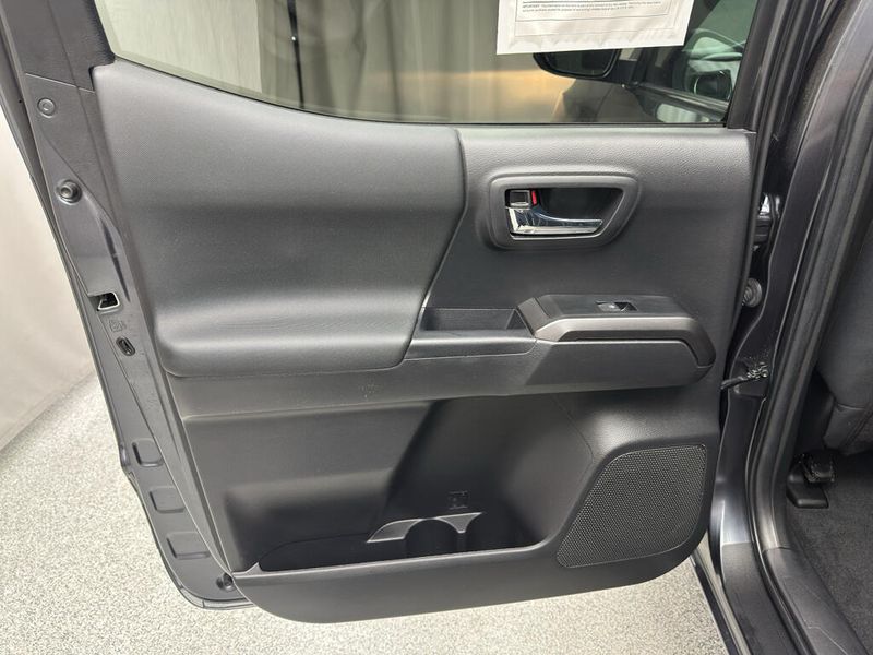 Used 2022 Toyota Tacoma TRD Off RoadImage 12